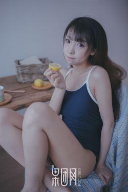 把舌头伸里面吃小豆豆